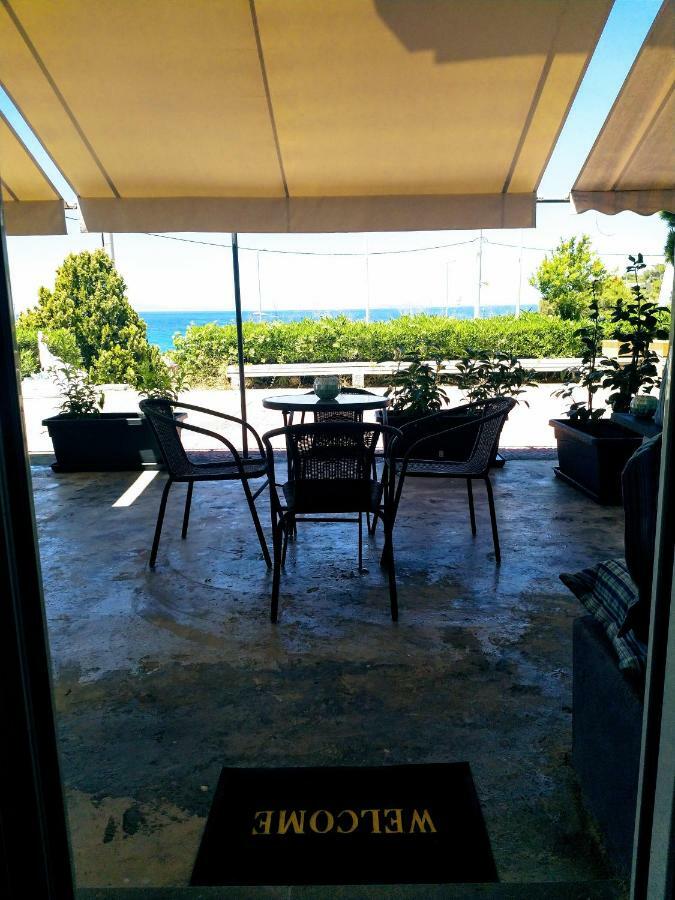 New Seafront Studio Guest House Anavyssos Exterior photo